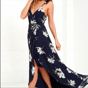 EUC Lulus floral wrap dress